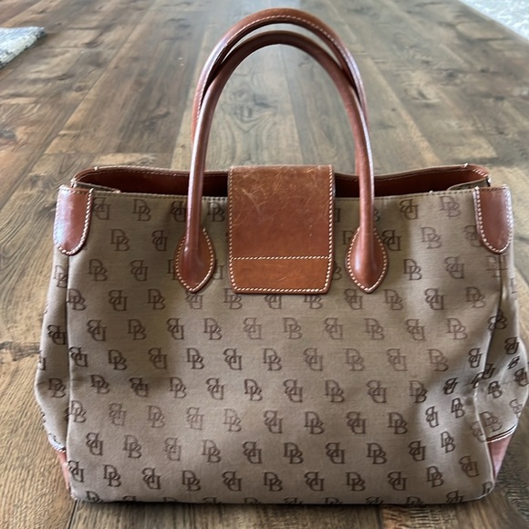 Dooney & Bourke Shoulder Bag Purse Brown Tan Logo Leather - Picture 4 of 7
